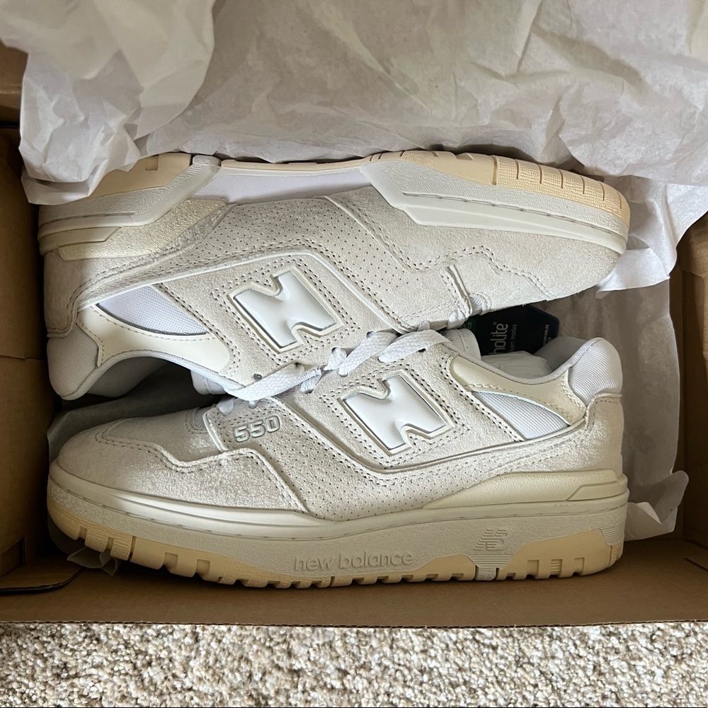 New Balance 550s womens. Macadamia/Sea Salt size 7.5